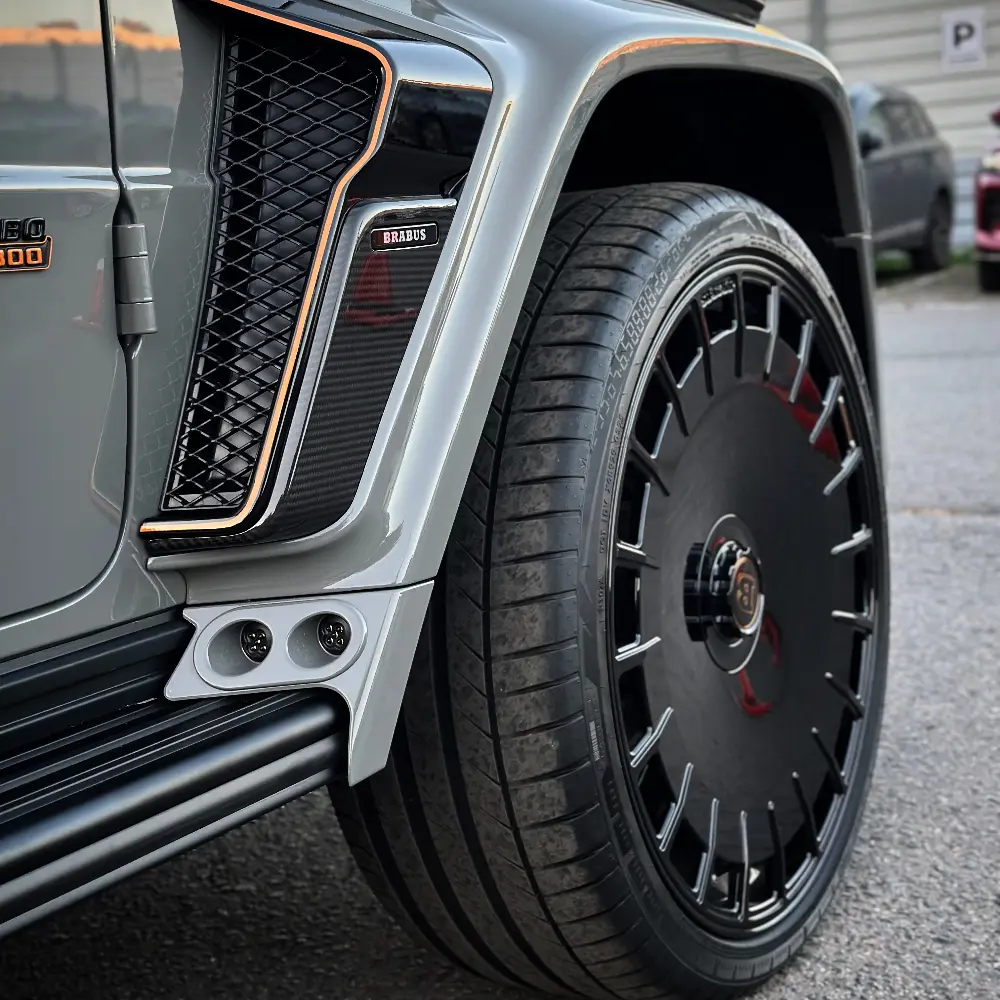 Комплексная защита Brabus: оклейка кузова, бронирование стекла и обработка салона
